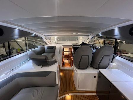 Princess Yachts V40 image