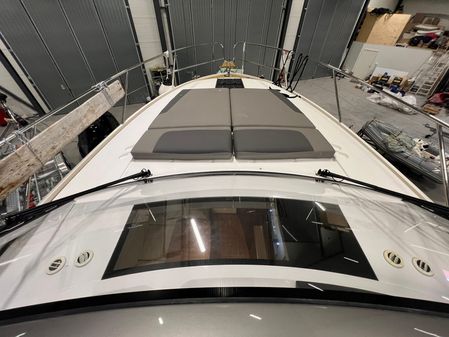 Princess Yachts V40 image