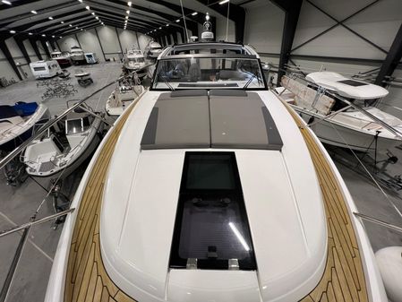 Princess Yachts V40 image