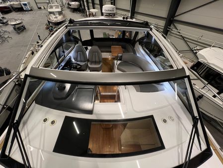 Princess Yachts V40 image