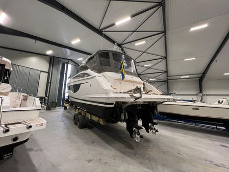 Princess Yachts V40 image