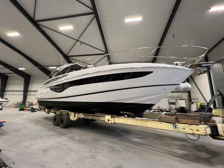 Princess Yachts V40 image