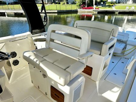 Boston Whaler 350 Realm image