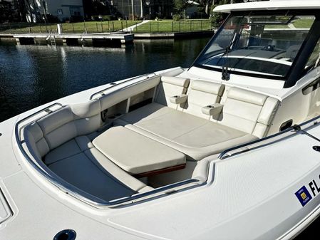 Boston Whaler 350 Realm image