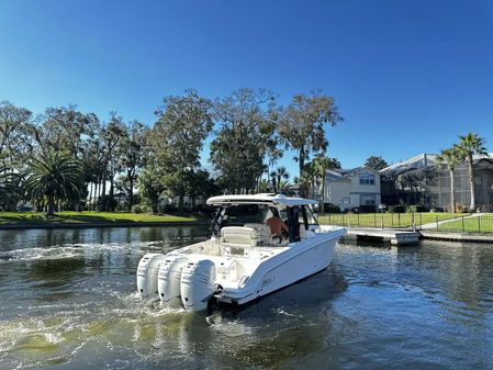 Boston Whaler 350 Realm image