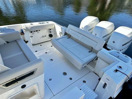 Boston Whaler 350 Realm image