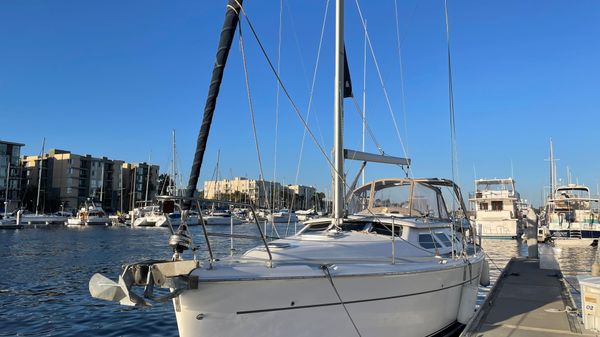 Hunter 41 Deck Salon