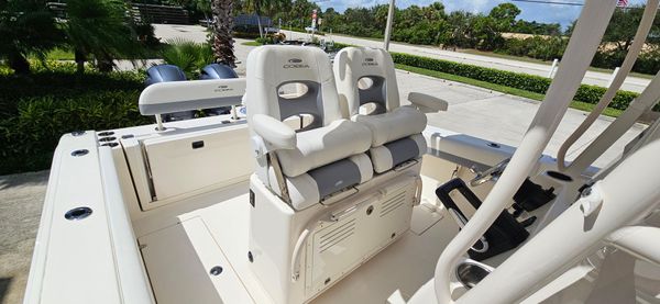 Cobia 261-CENTER-CONSOLE image