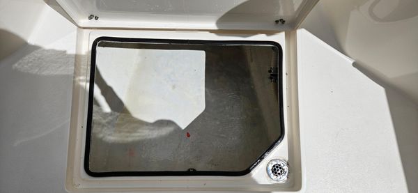 Cobia 261-CENTER-CONSOLE image