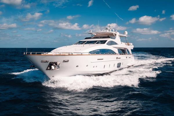 Azimut 105 - main image