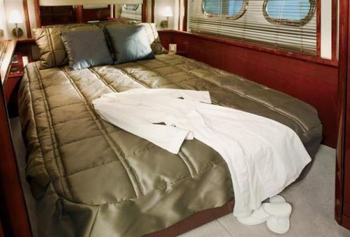 Sea-ray 520-SEDAN-BRIDGE image