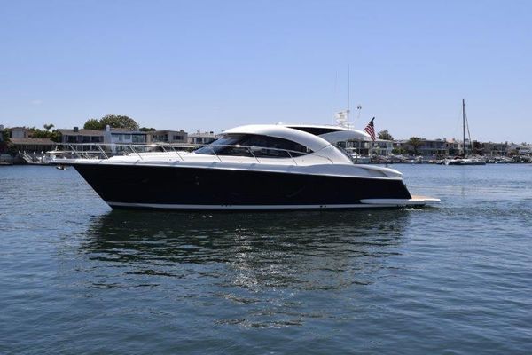 Riviera 440 Sport Yacht - main image