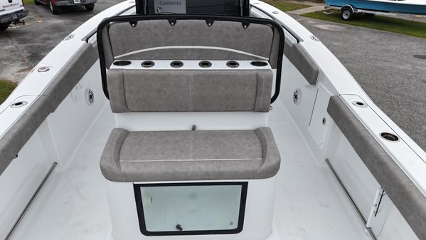 Sea-hunt GAMEFISH-27-FORWARD-SEATING image