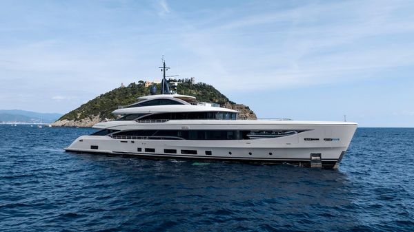 Benetti bnow 50 