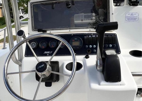 Boston Whaler 230 Outrage image