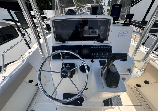 Boston Whaler 230 Outrage image