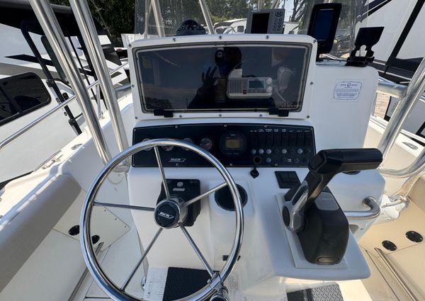 Boston Whaler 230 Outrage image