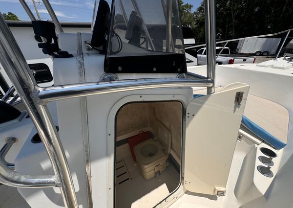 Boston Whaler 230 Outrage image