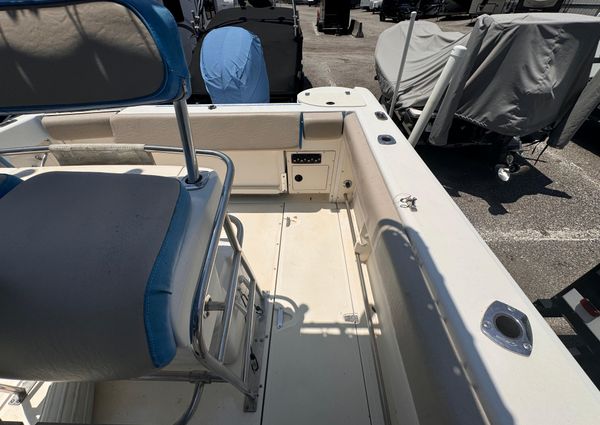 Boston Whaler 230 Outrage image