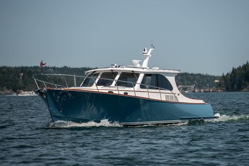 Hinckley Talaria 43 image