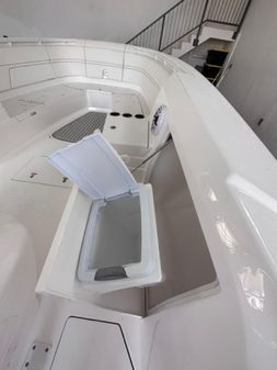 Intrepid 375 Center Console FE image