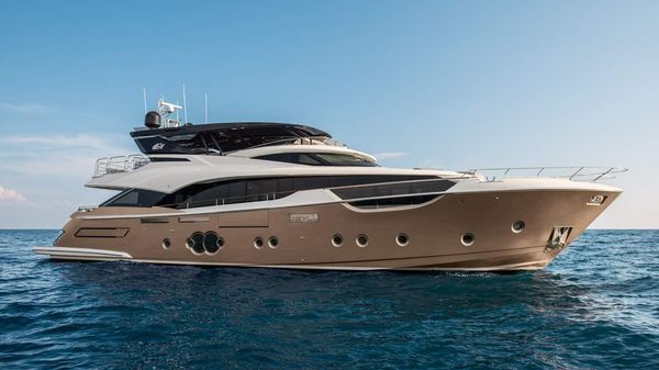 Monte Carlo Yachts 96 