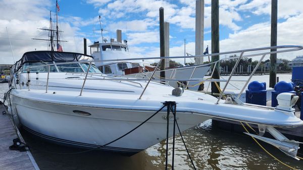 Sea Ray 440 Sundancer 