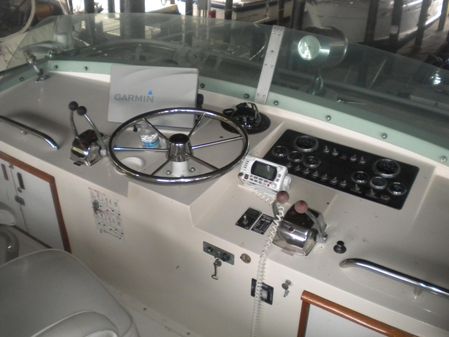 Bertram 42-FLYBRIDGE-MOTOR-YACHT image