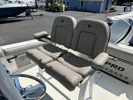 Sea Pro 239 Center Console image