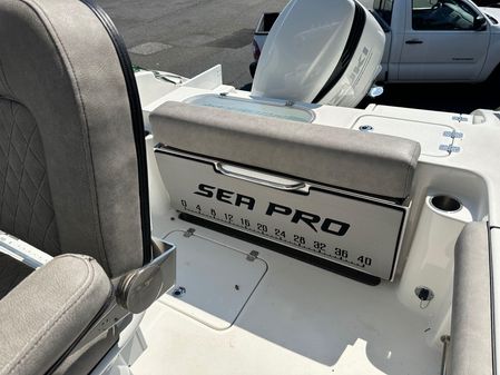 Sea Pro 239 Center Console image