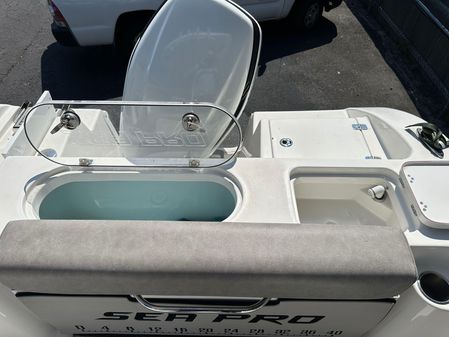 Sea Pro 239 Center Console image