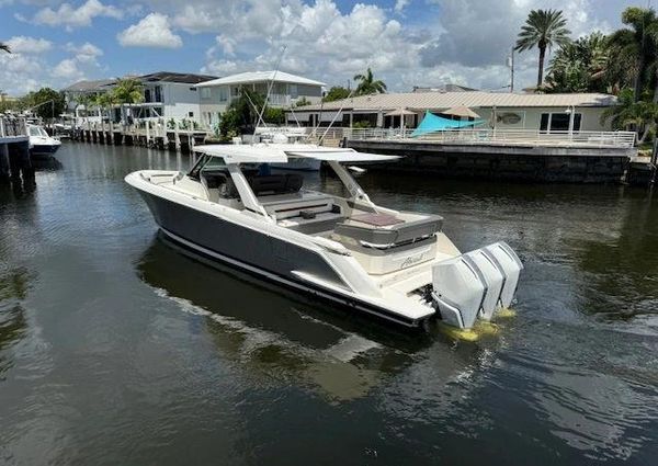 Tiara Yachts 43 LS image