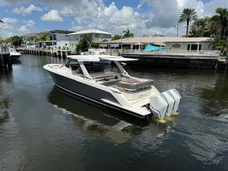 Tiara Yachts 43 LS image