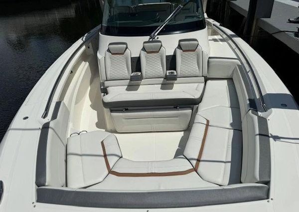 Tiara Yachts 43 LS image