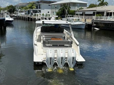 Tiara Yachts 43 LS image