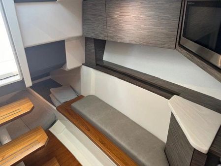 Tiara Yachts 43 LS image