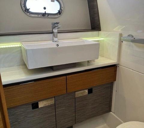 Tiara Yachts 43 LS image