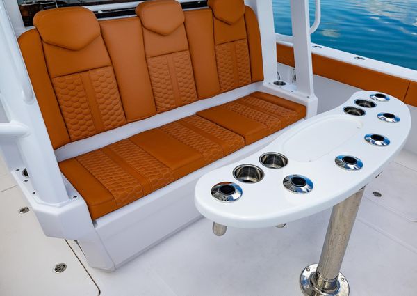 Invincible 46-PILOTHOUSE image