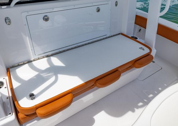 Invincible 46-PILOTHOUSE image