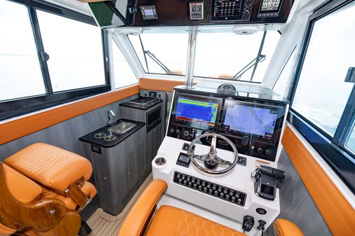 Invincible 46 Pilothouse image