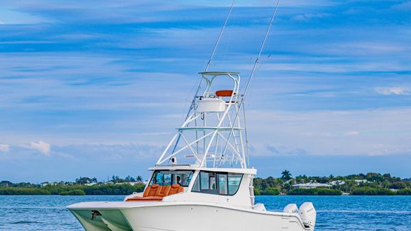 Invincible 46 Pilothouse 