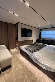 Ferretti Yachts 720 image