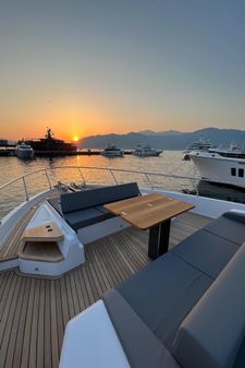 Ferretti Yachts 720 image