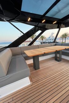 Ferretti Yachts 720 image