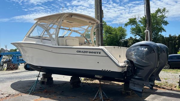 Grady-White Freedom 335