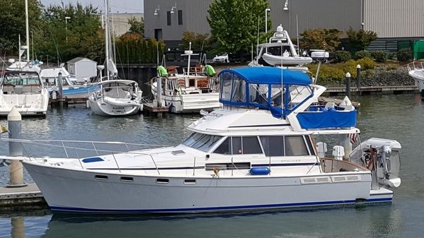 Bayliner 3870 Motor Yacht 