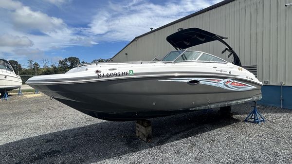 Hurricane 2400 sun deck 
