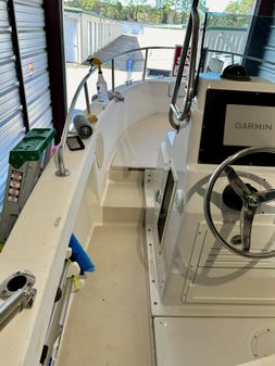 Robalo 1820 Center Console image