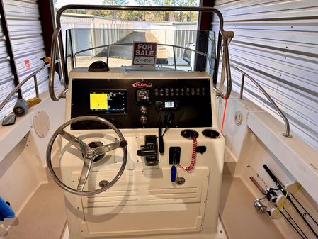 Robalo 1820 Center Console image