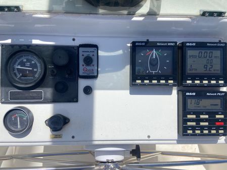 Beneteau Oceanis 351 image